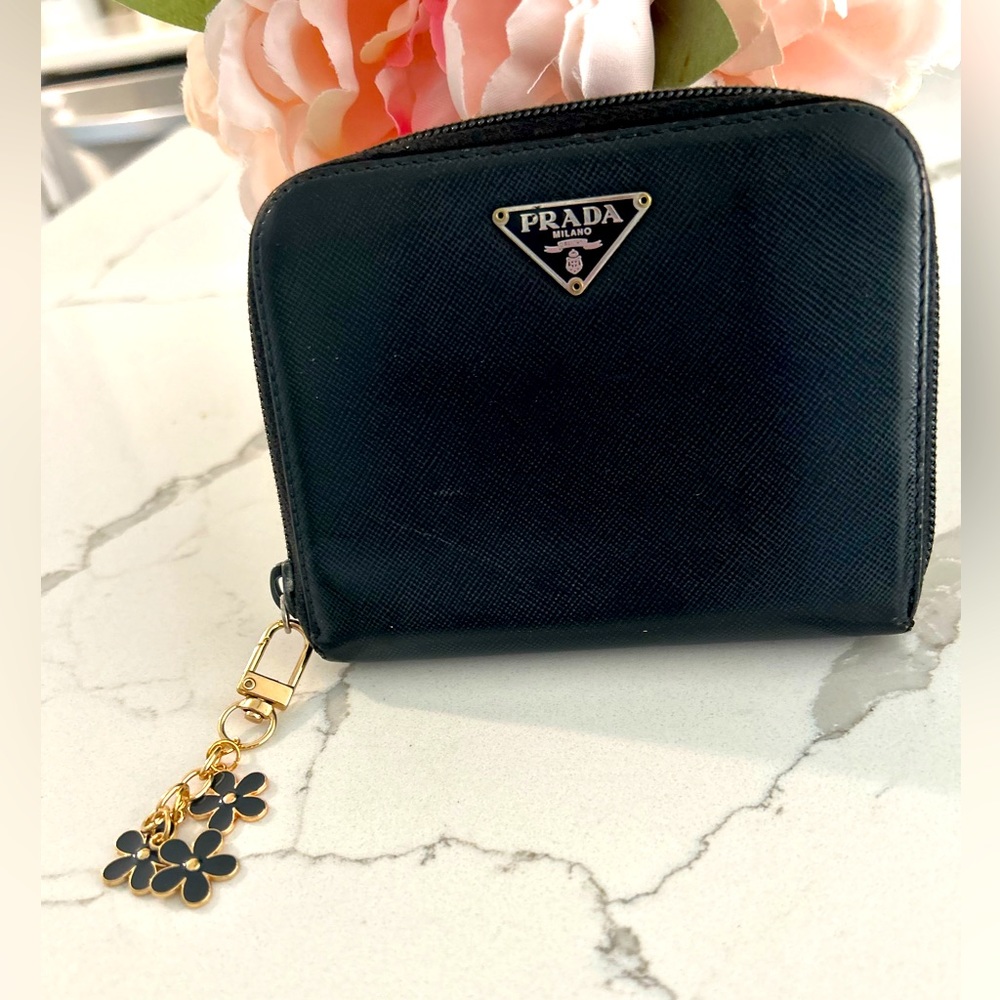 ♥️Great Condition♥️Authentic Leather ♥️Prada♥️Wallet♥️